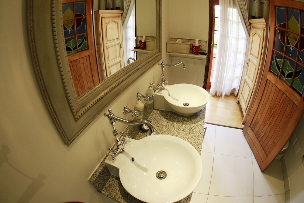 Oleander Guest House 47/50