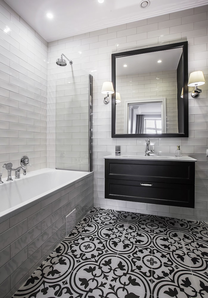Luxury Mint Apartments Main Square 6/50