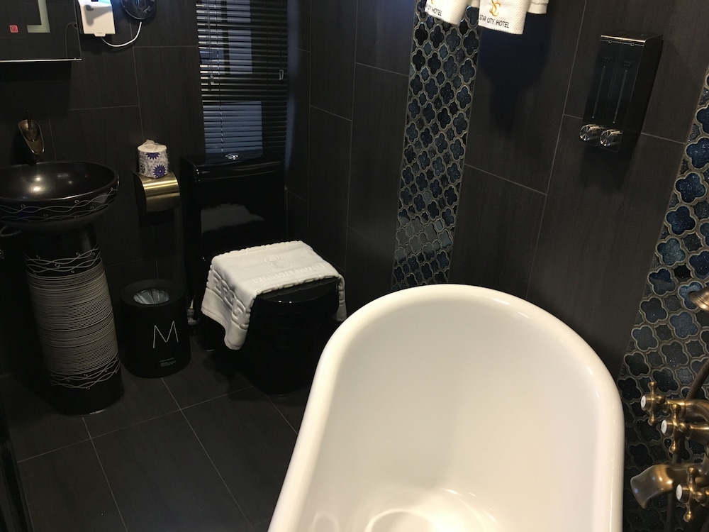 Star City Hotel - Causeway Bay 32/34