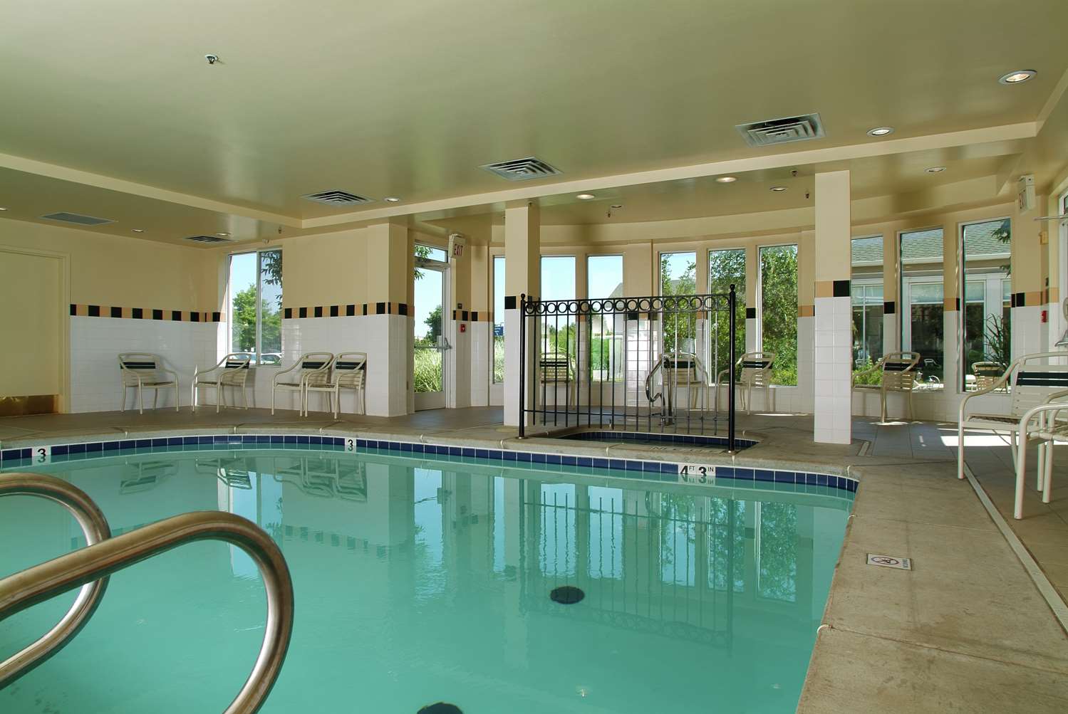 swimming pool spa