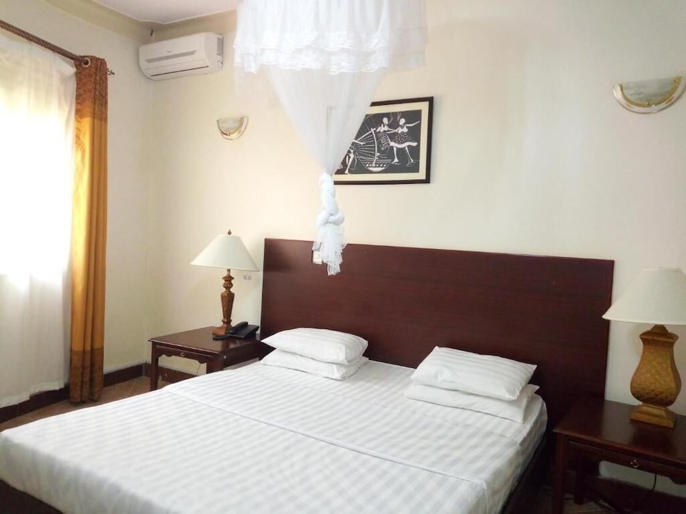 Peniel Beach Hotel 13/37