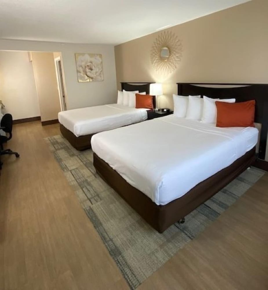 Stanford Inn And Suites Anaheim Ex Comfort Inn Maingate 34/58