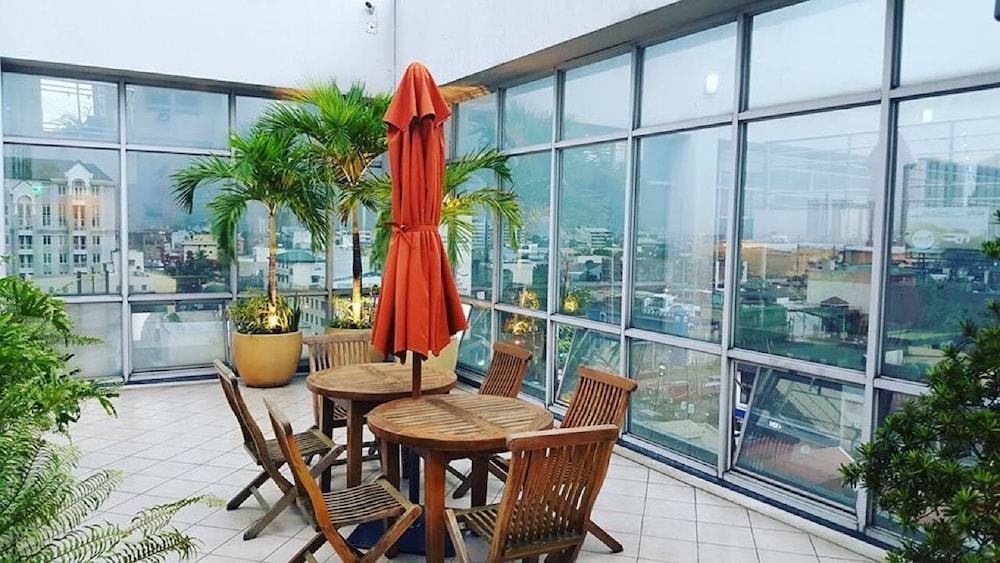 Herald Suites Solana 49/65
