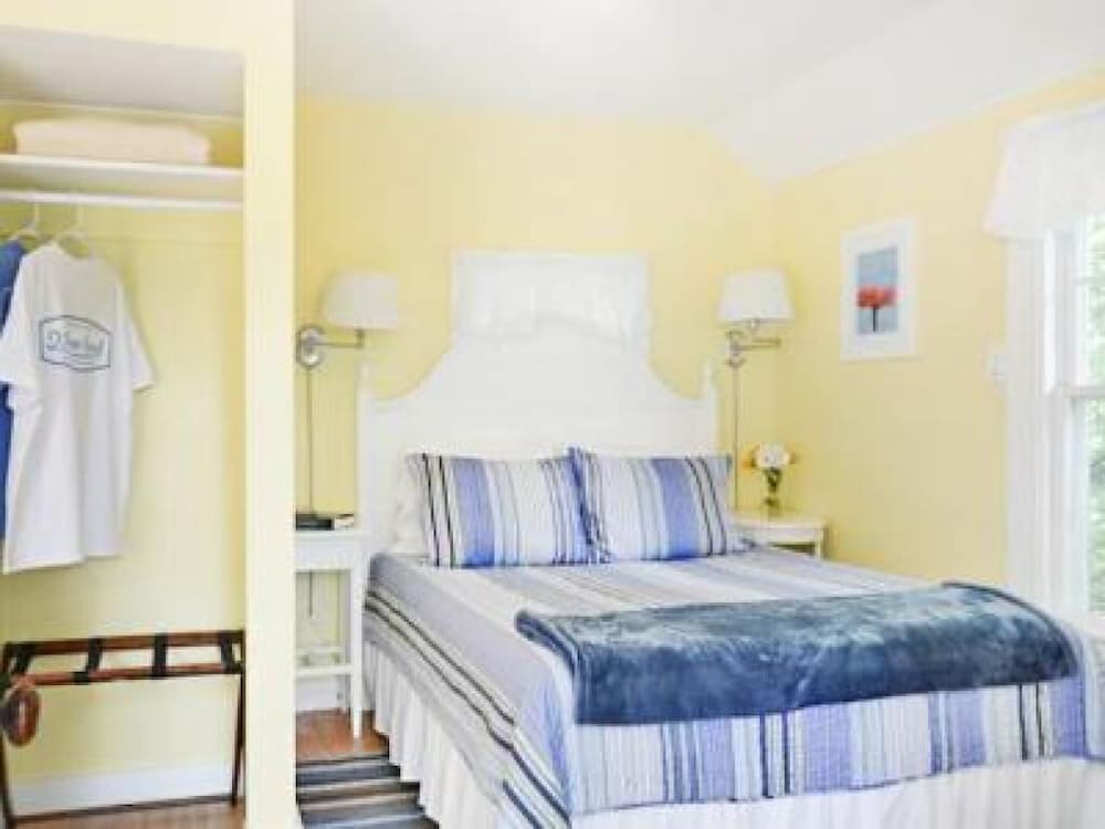 2 River Road Inn & Cottages 14/50