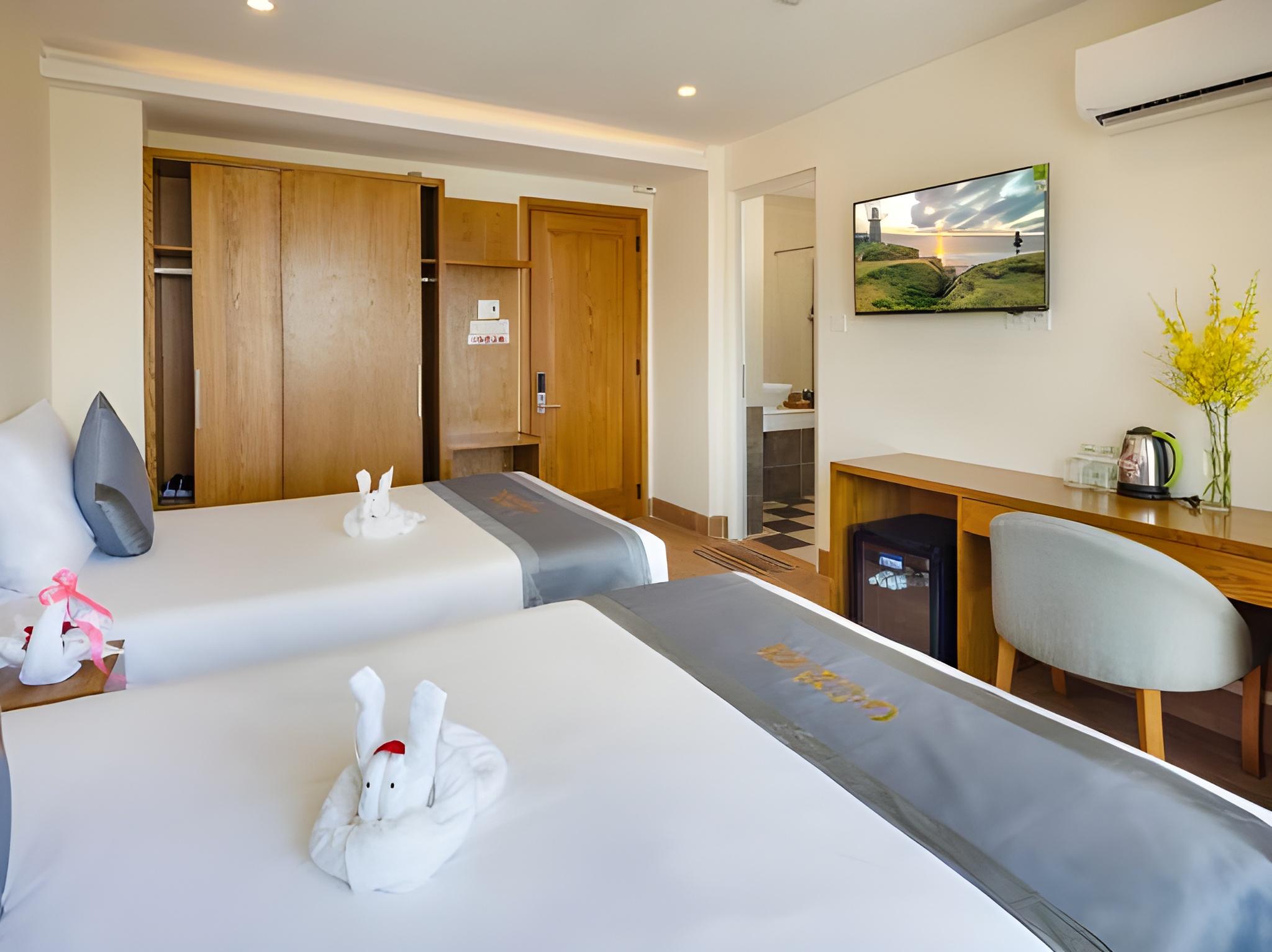 غرفة سوبيريور بسرير مزدوج أو سريرين منفصلين بإطلالة على البحر، Quang Vinh Hotel 2/3