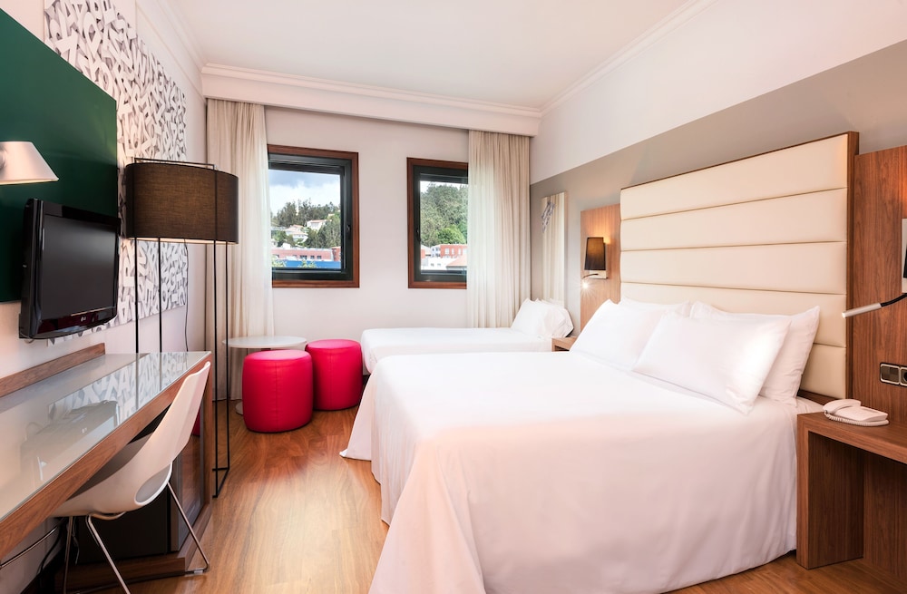 Hotel Santiago Plaza Affiliated By Melia 23/81