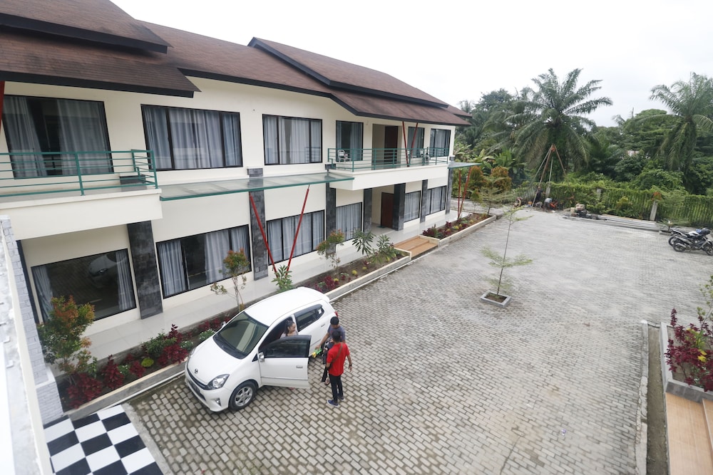 Reddoorz Plus Near Kualanamu Airport 8/29