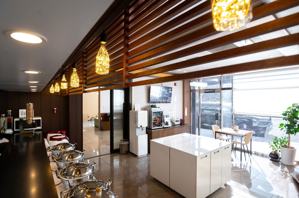 Pearl Business Hotel 4/50