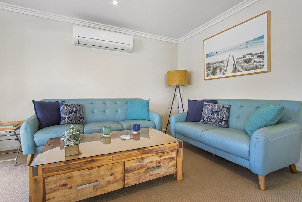 MCMILLANS OF METUNG RESORT 26/50