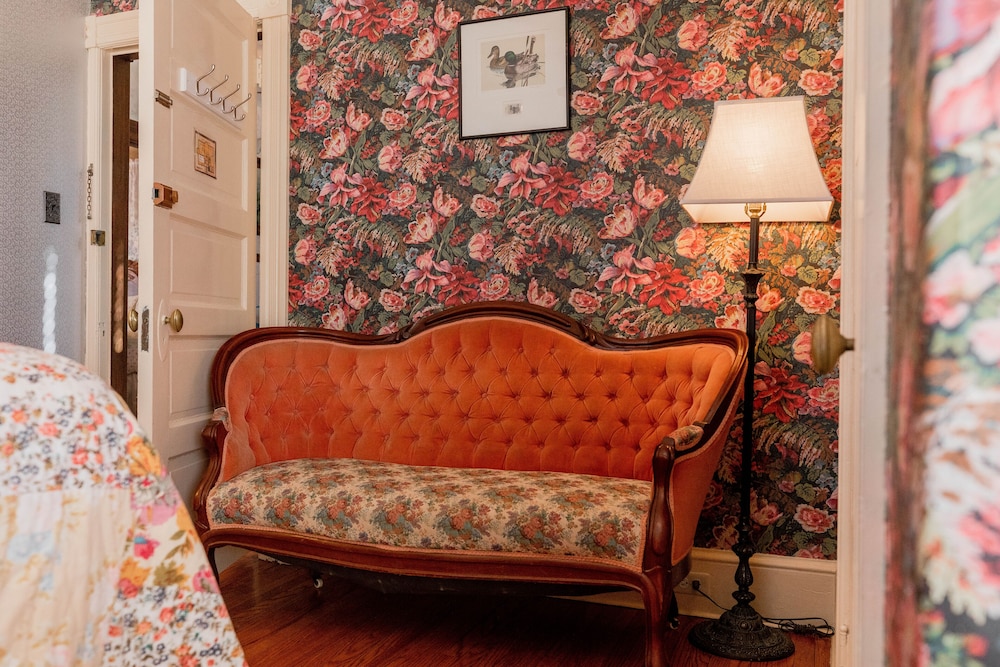 Captain Mey's Inn 8/55