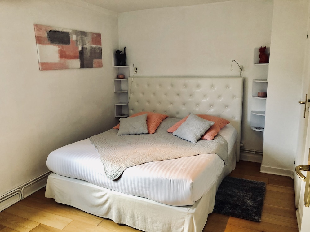 Comfort, House, King and Queen Bed, Hot Tub