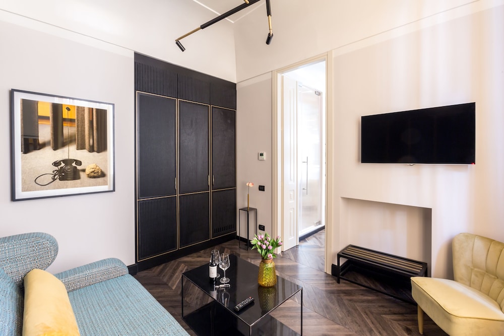THE H'ALL TAILOR SUITE ROMA 49/65