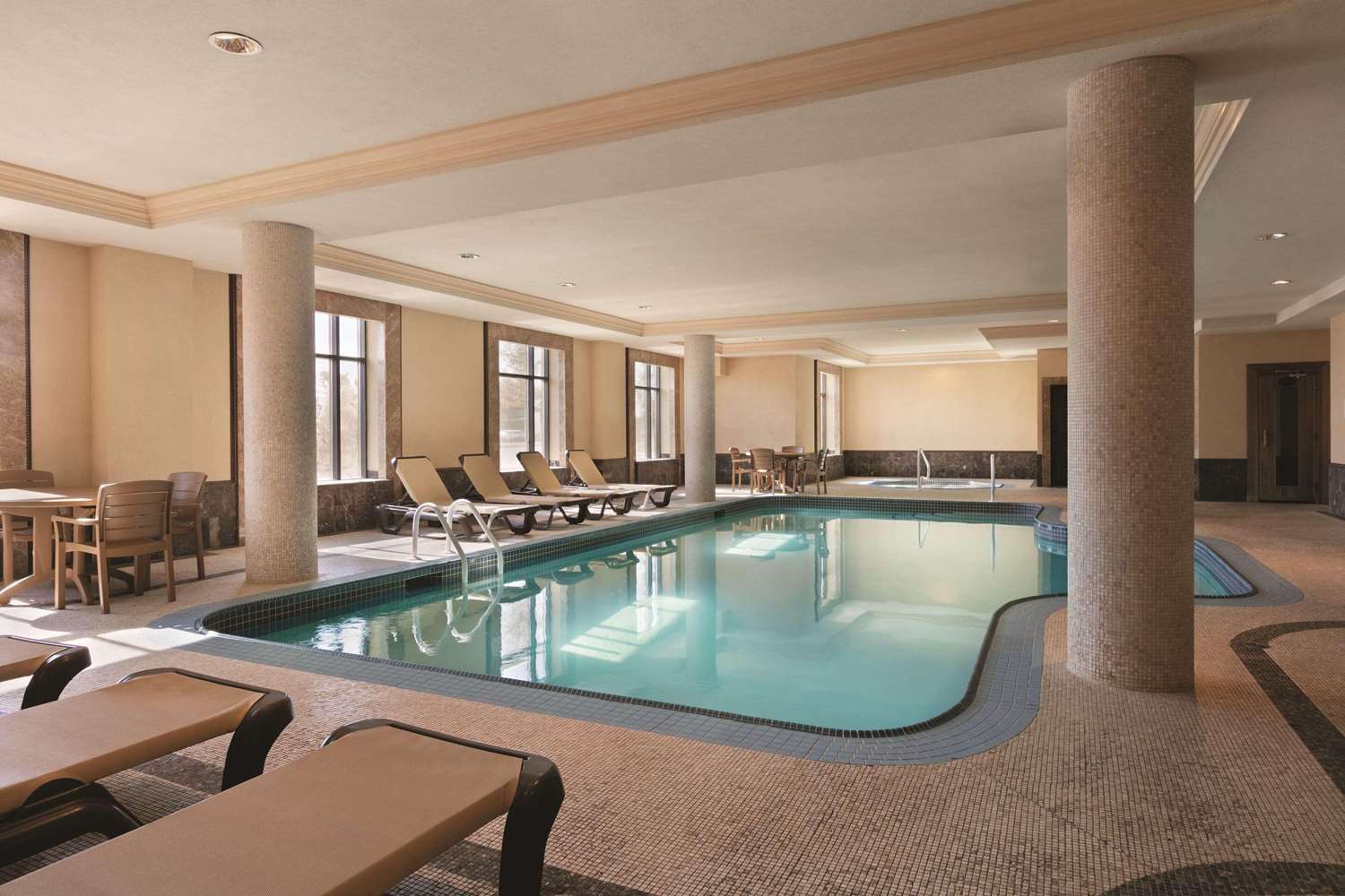 swimming pool spa