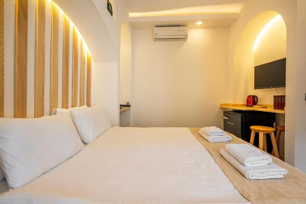 Hotel Emir 10/50