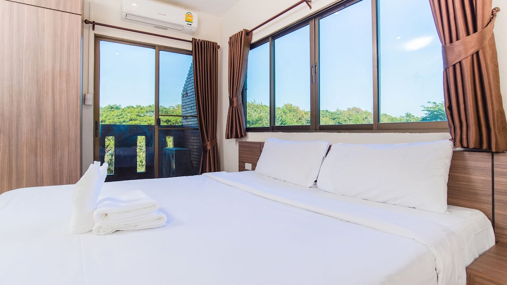 Superior, Double Bed, 4 People, Premier Wing