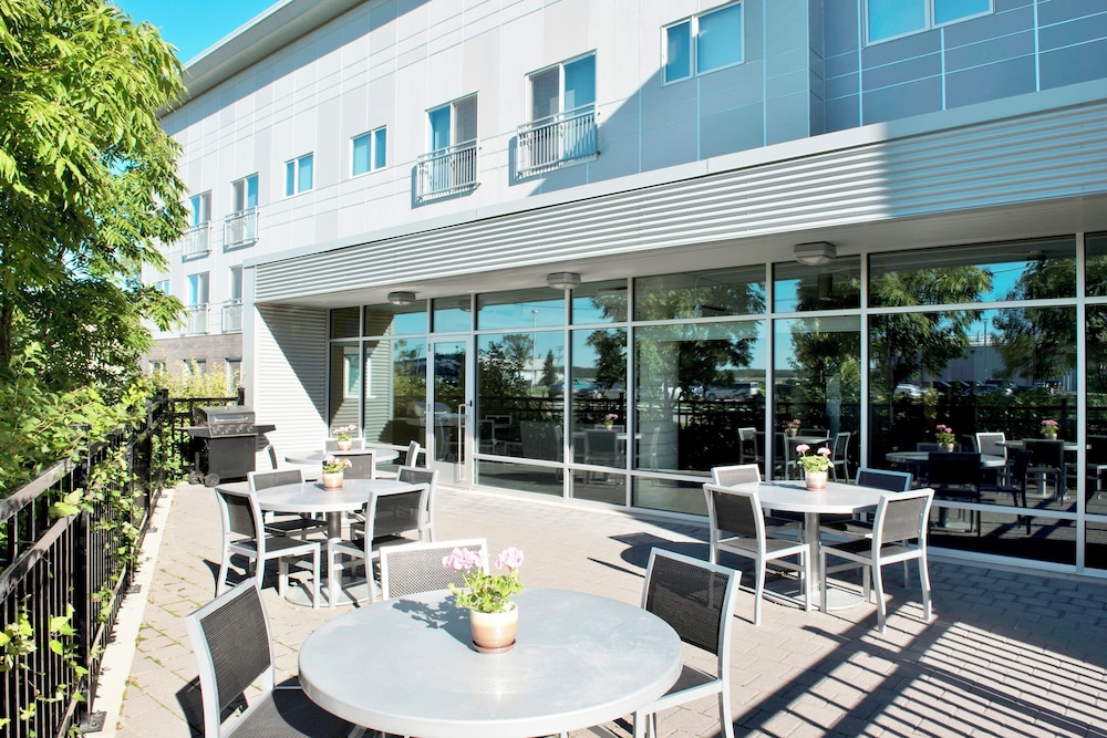 Barker Suites Southport, an Ascend Collection Hotel 28/40