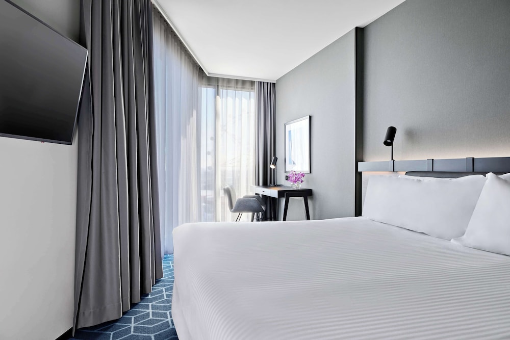 Vibe Hotel Melbourne Docklands 24/67
