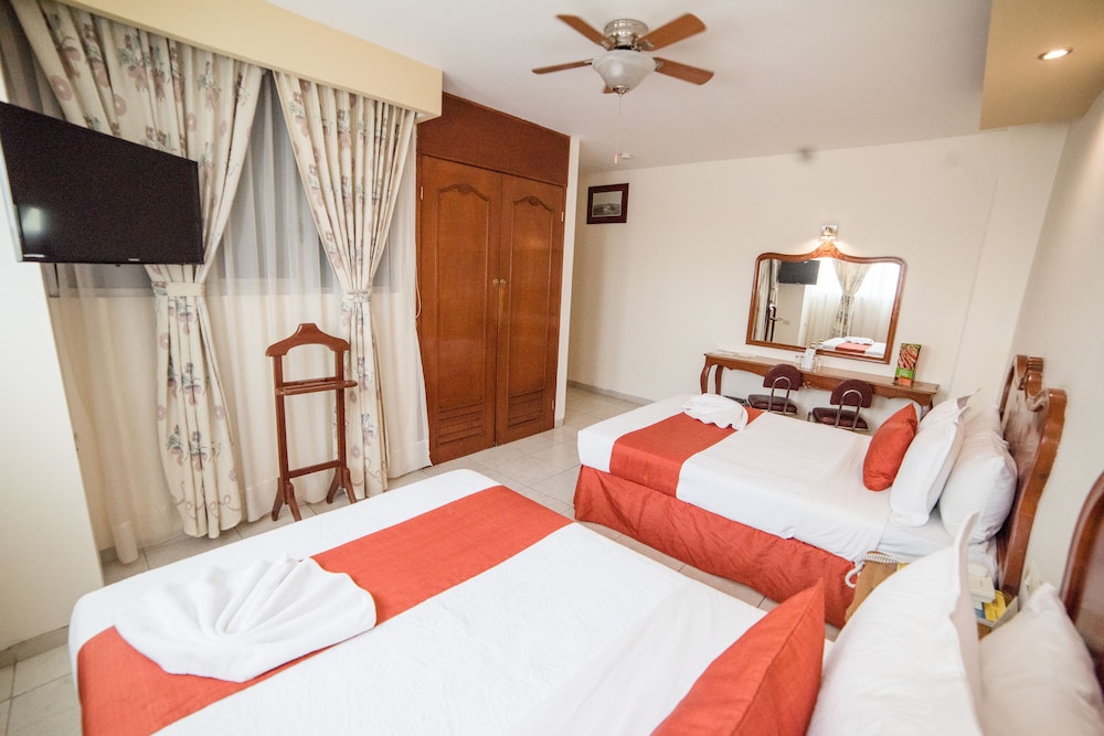 Standard, 2 Double Beds