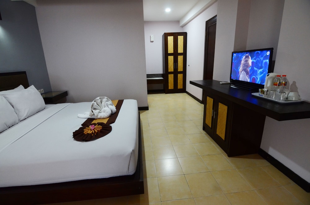 Executive, Suite
