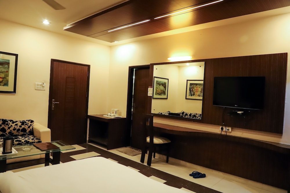 HOTEL VIJAN PALACE 26/28