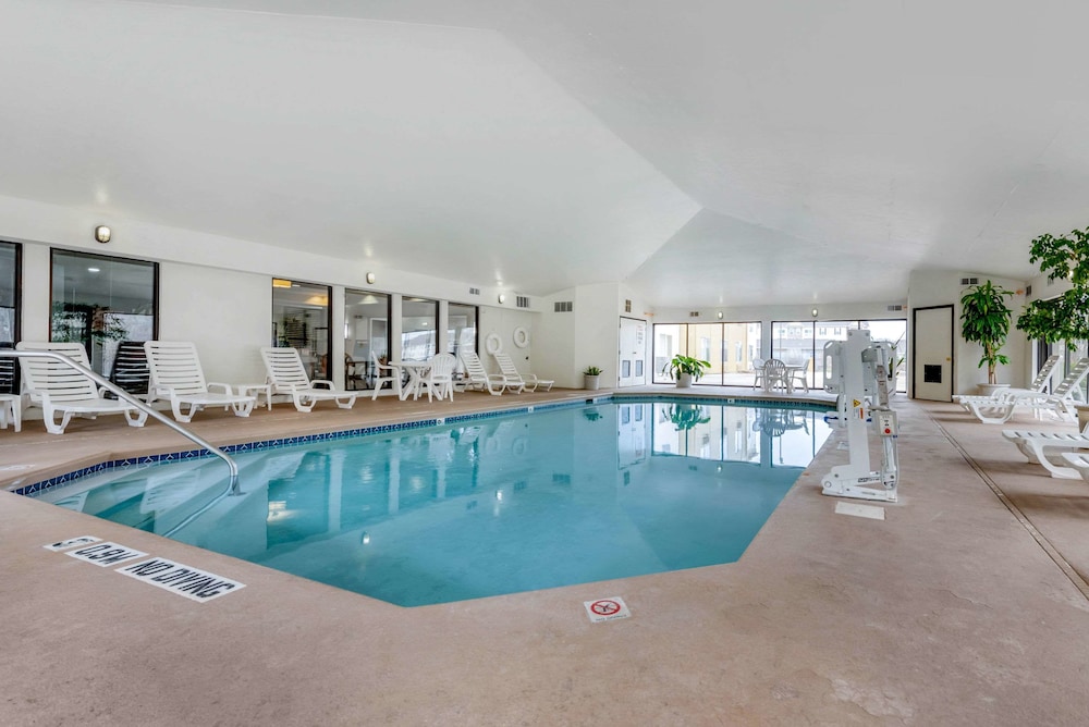 Comfort Suites Lafayette University Area 30/56