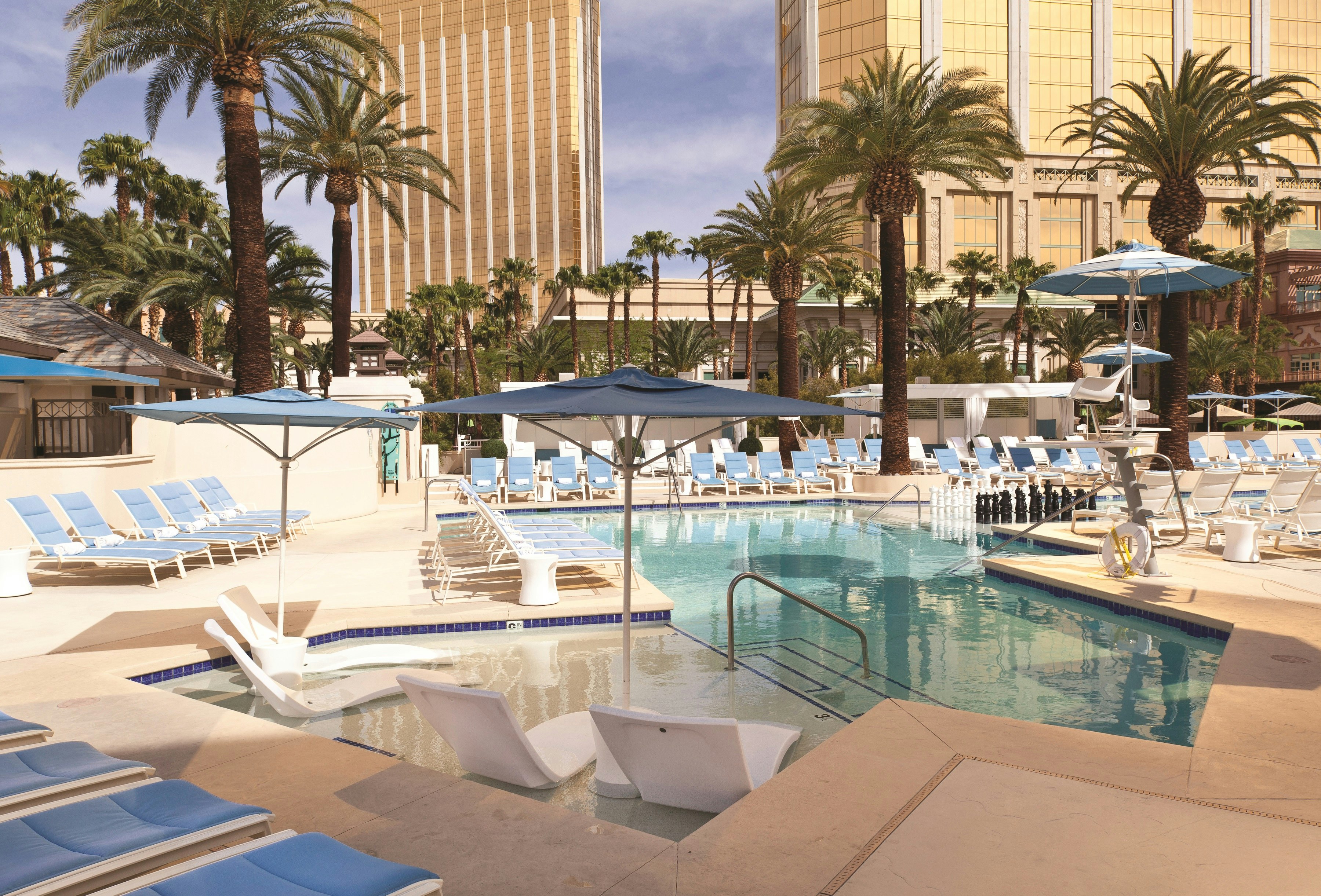 W Las Vegas 33/33
