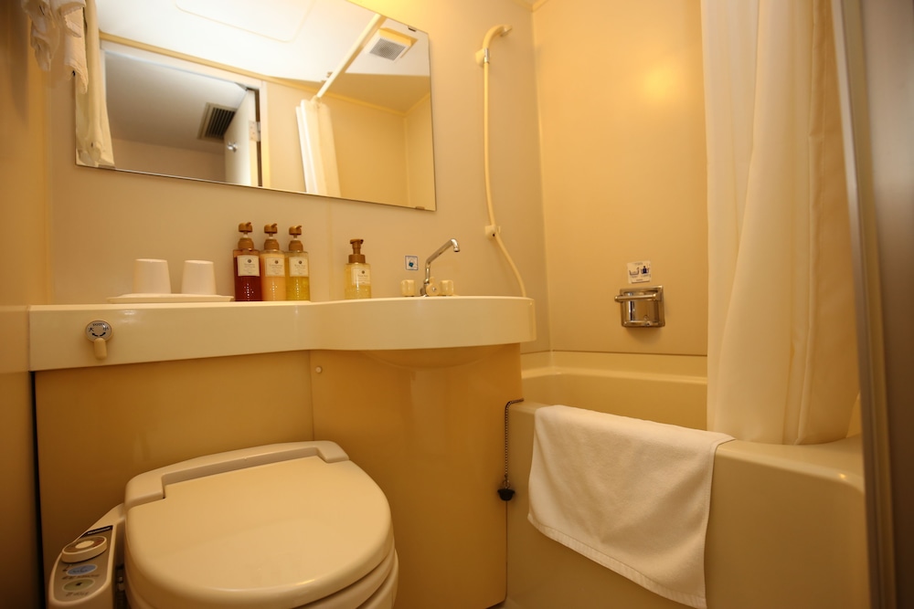 Kyoto Plaza Hotel 36/39