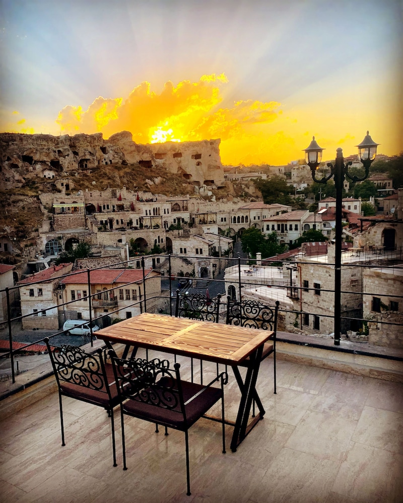 Uzay Cave Suites 40/50