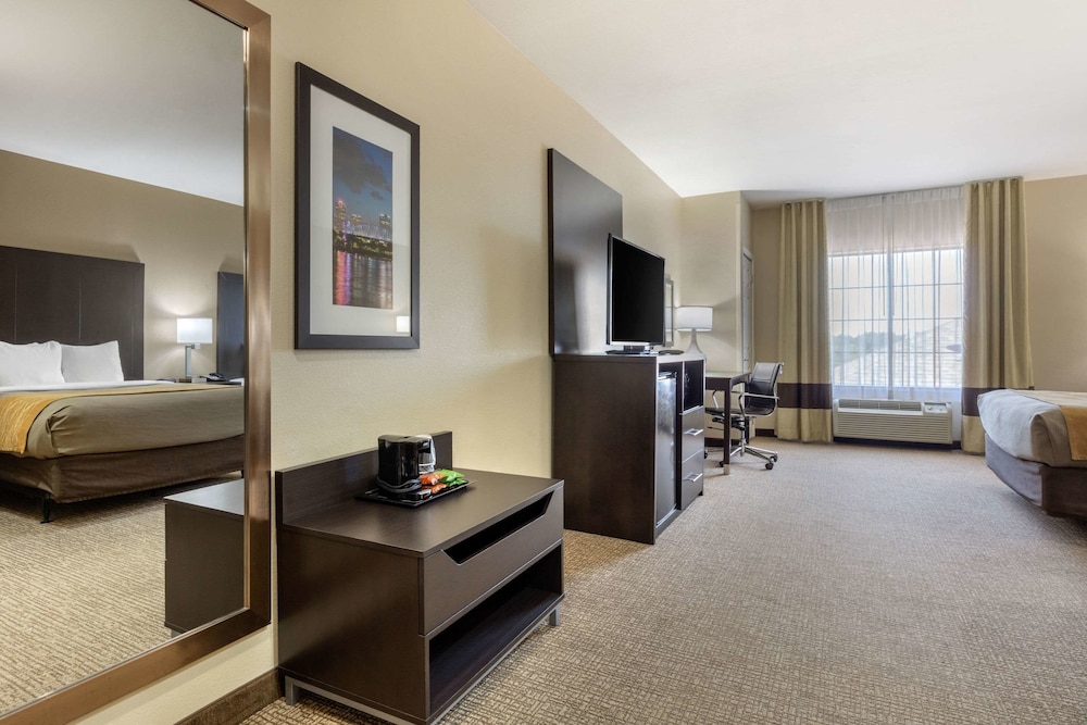 Comfort Inn & Suites North Little Rock McCain Mall 18/38