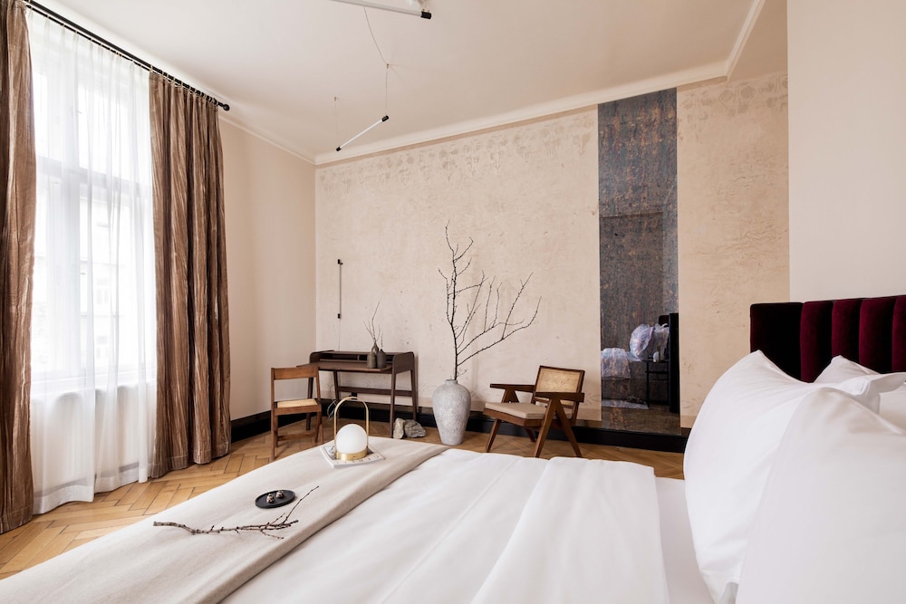 Zola Hotel Palais de Boheme 10/32