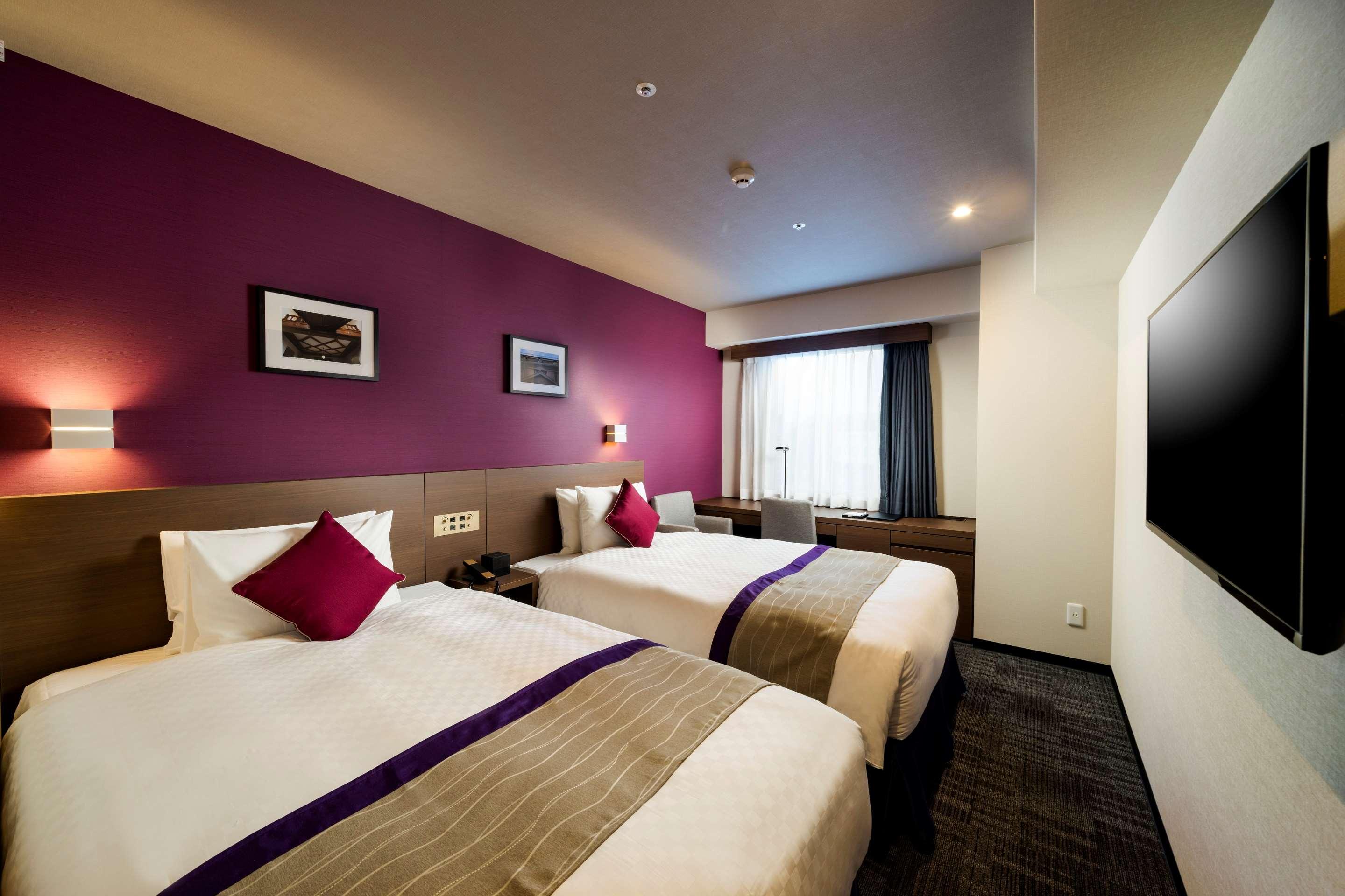 Superior, Twin Beds, Bath and Shower