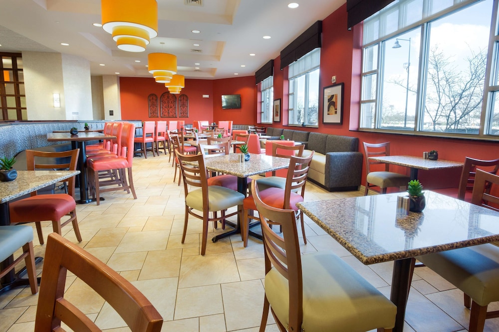 Drury Inn and Suites Columbus Grove City 38/50