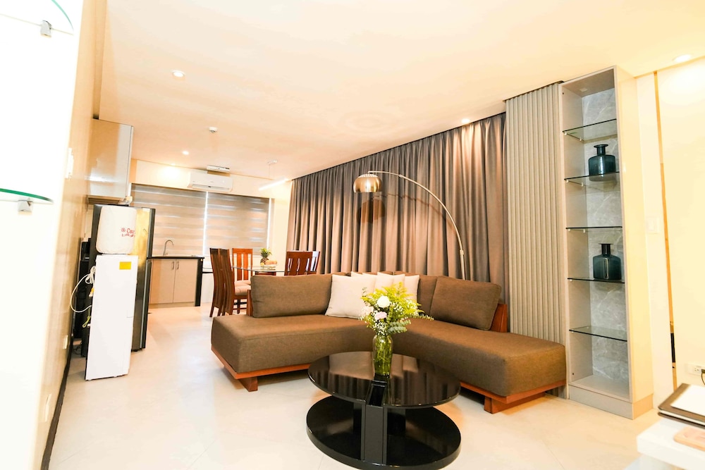 Court Meridian Hotel And Suites 21/36