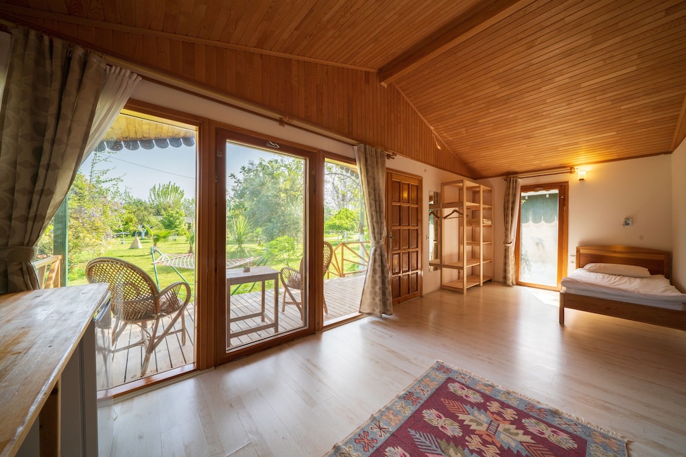 Etenna Bungalow 57/84