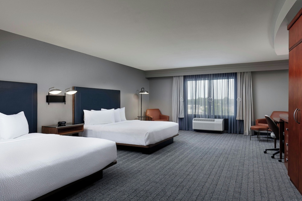 Room at Courtyard by Marriott Wichita Old Town, WICHITA - KS