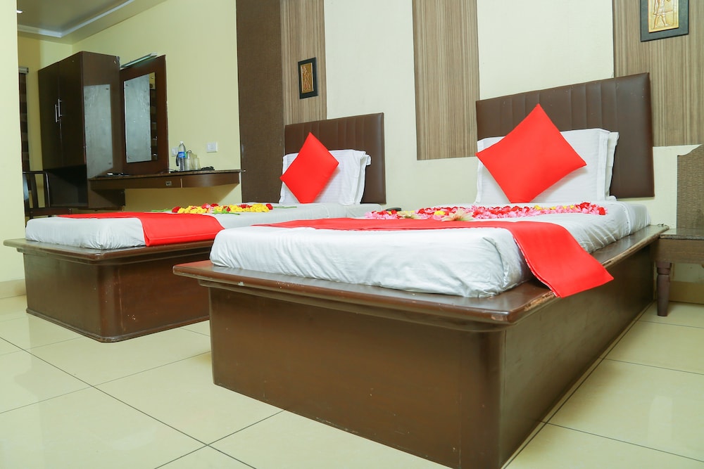 Hotel Abi Krishna 10/40