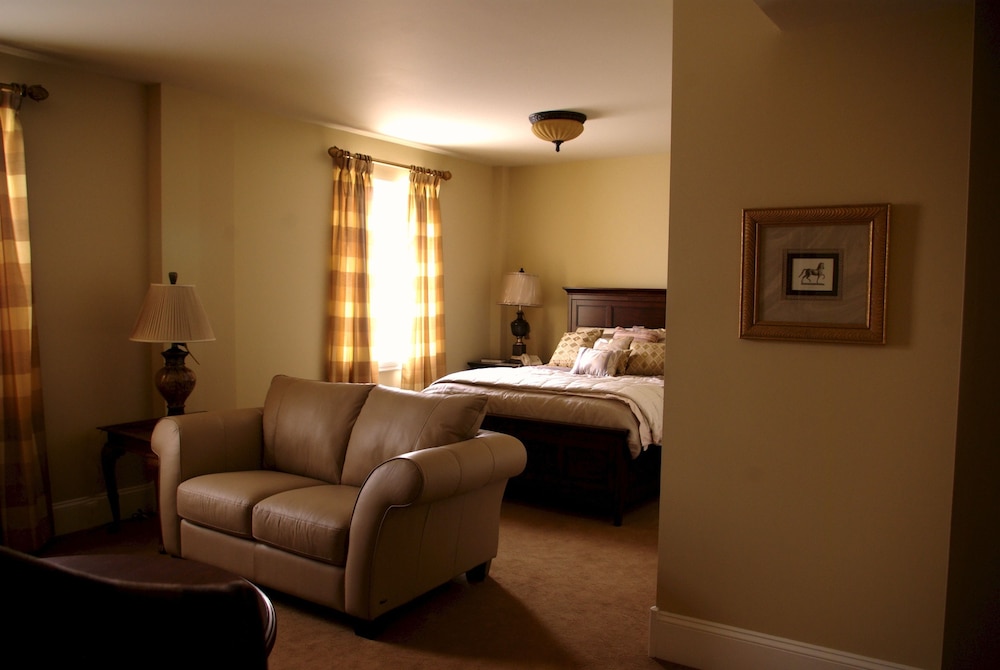 Grant Hall Hotel 66/87