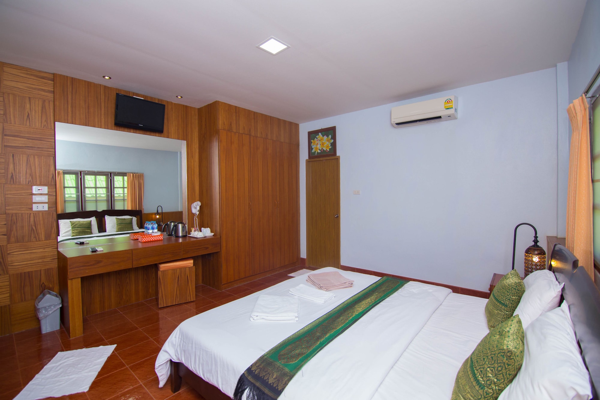 غرفة ديلوكس بسرير مزدوج بإطلالة على الحديقة، Mountain Resort Koh Lipe 2/3