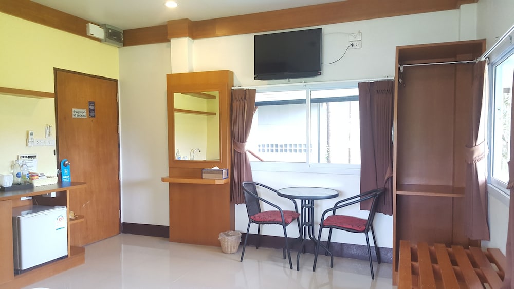 First & Frang Hotel 26/70