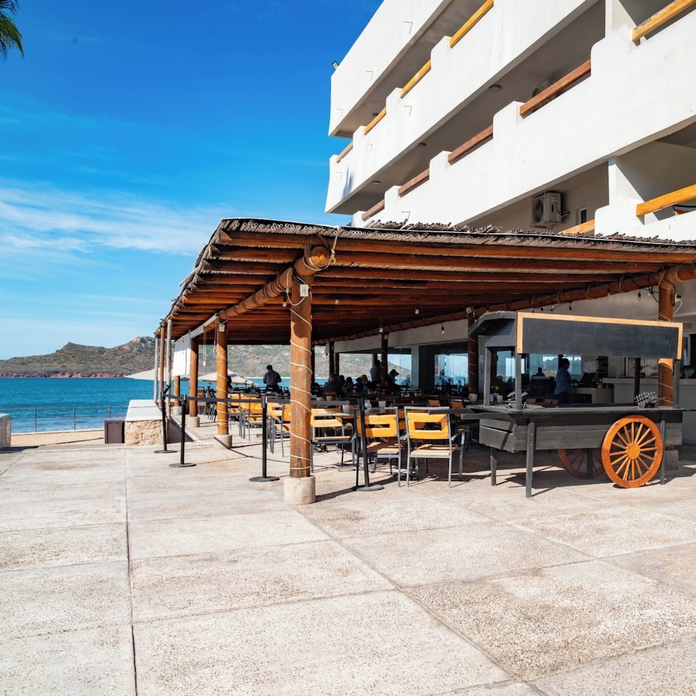 Emporio Mazatlan 57/60
