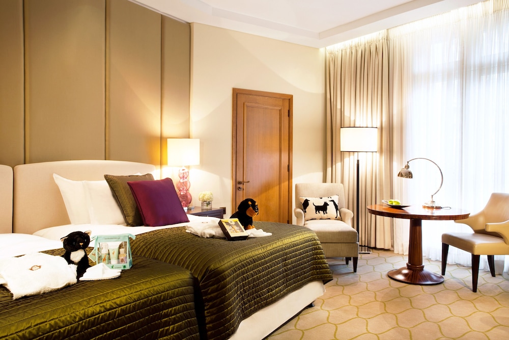 Corinthia Hotel London 27/81