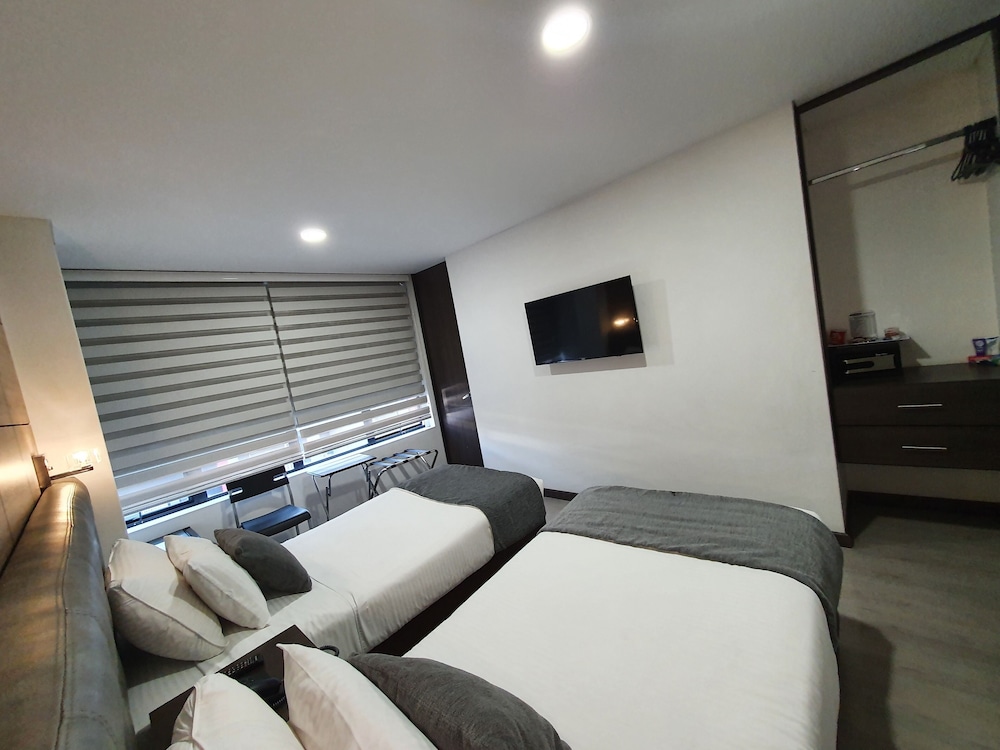 BOG URBAN HOTEL 6/23