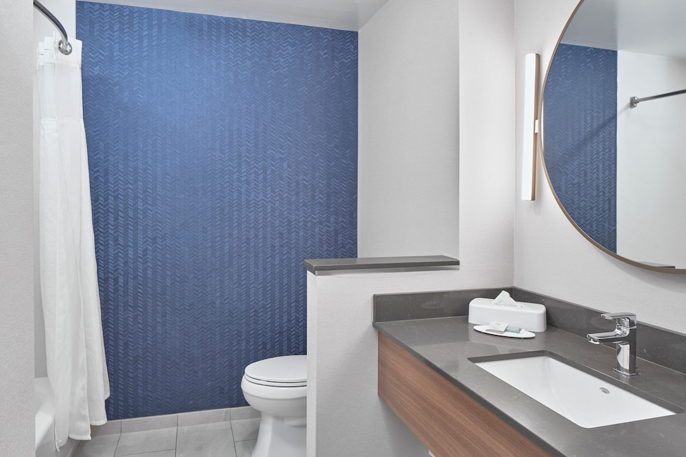 Fairfield Inn & Suites by Marriott Penticton 46/50