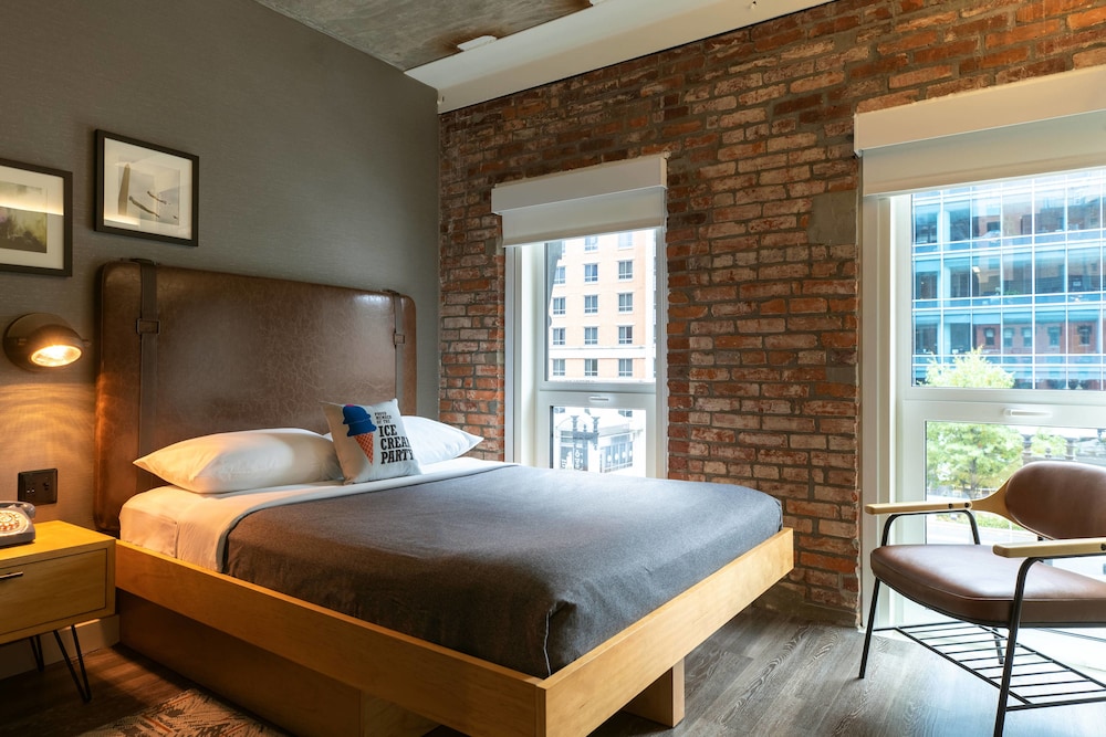 Moxy Washington DC Downtown 9/41