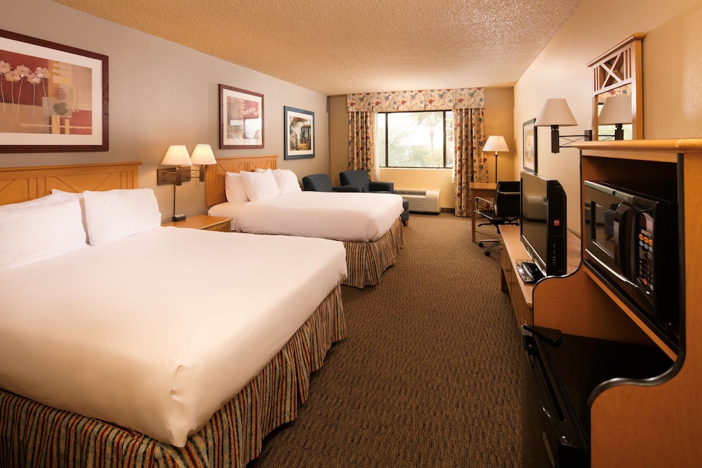 Red Lion Inn and Suites Goodyear Phoenix 18/36