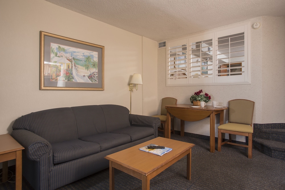 Beach Cove Resort 53/75