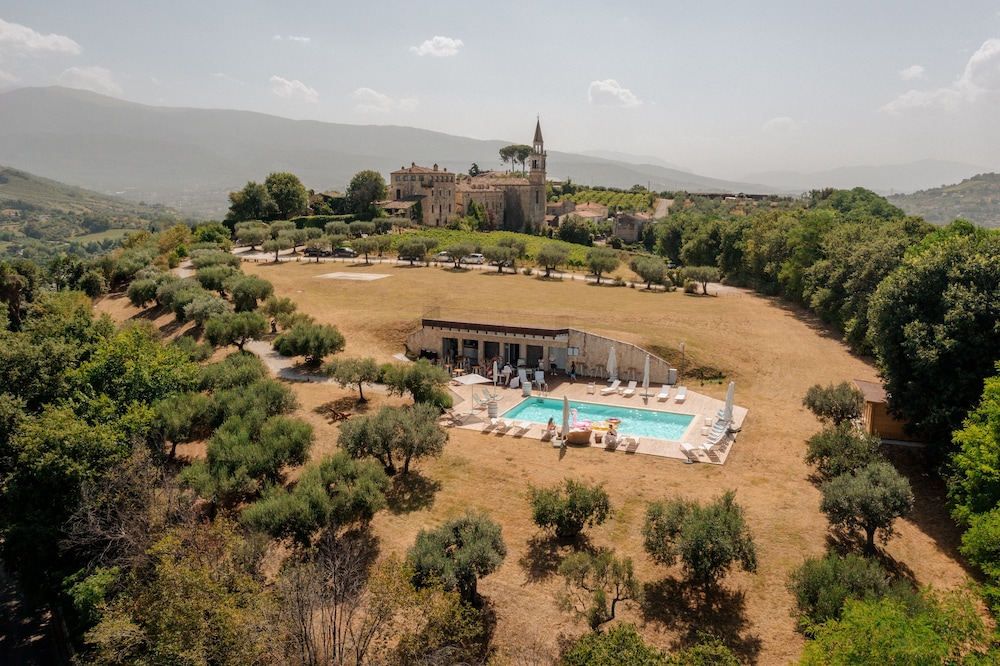 CASTELLO DI SEMIVICOLI 40/44