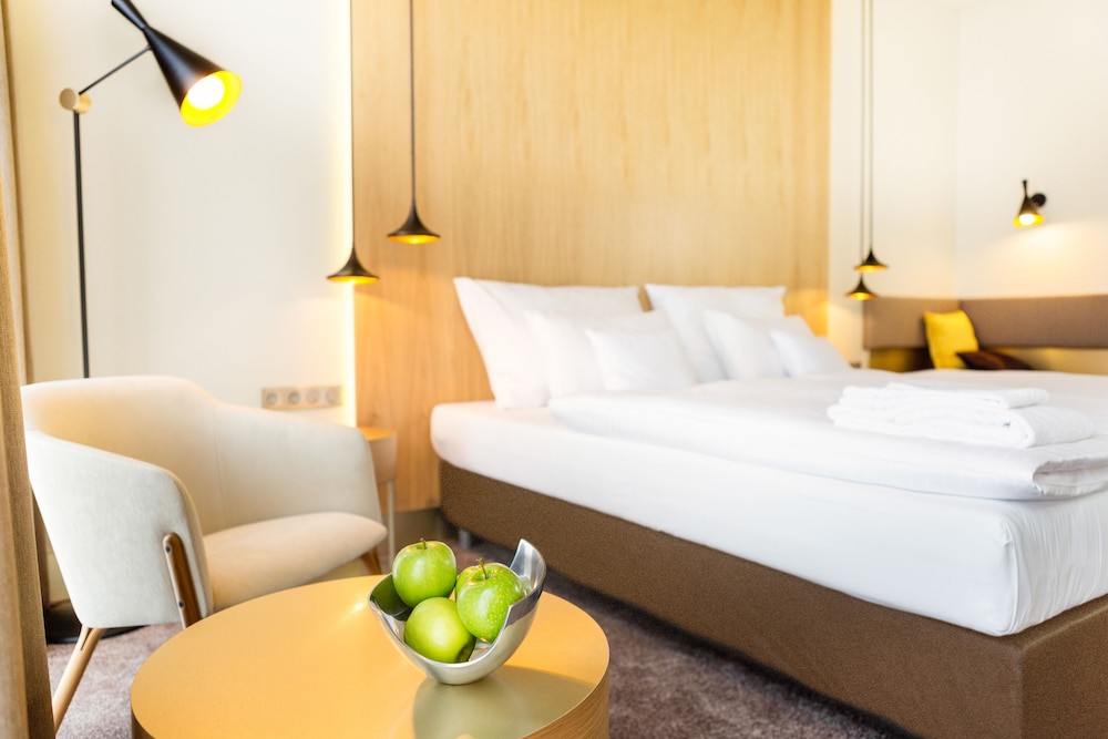 غرفة ديلوكس ثلاثية بسرير فردي وسرير كوين، Hotel Golf Prague 4/7