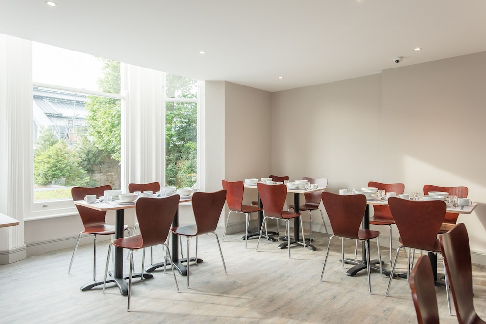 The Mowbray Court Hotel 37/43
