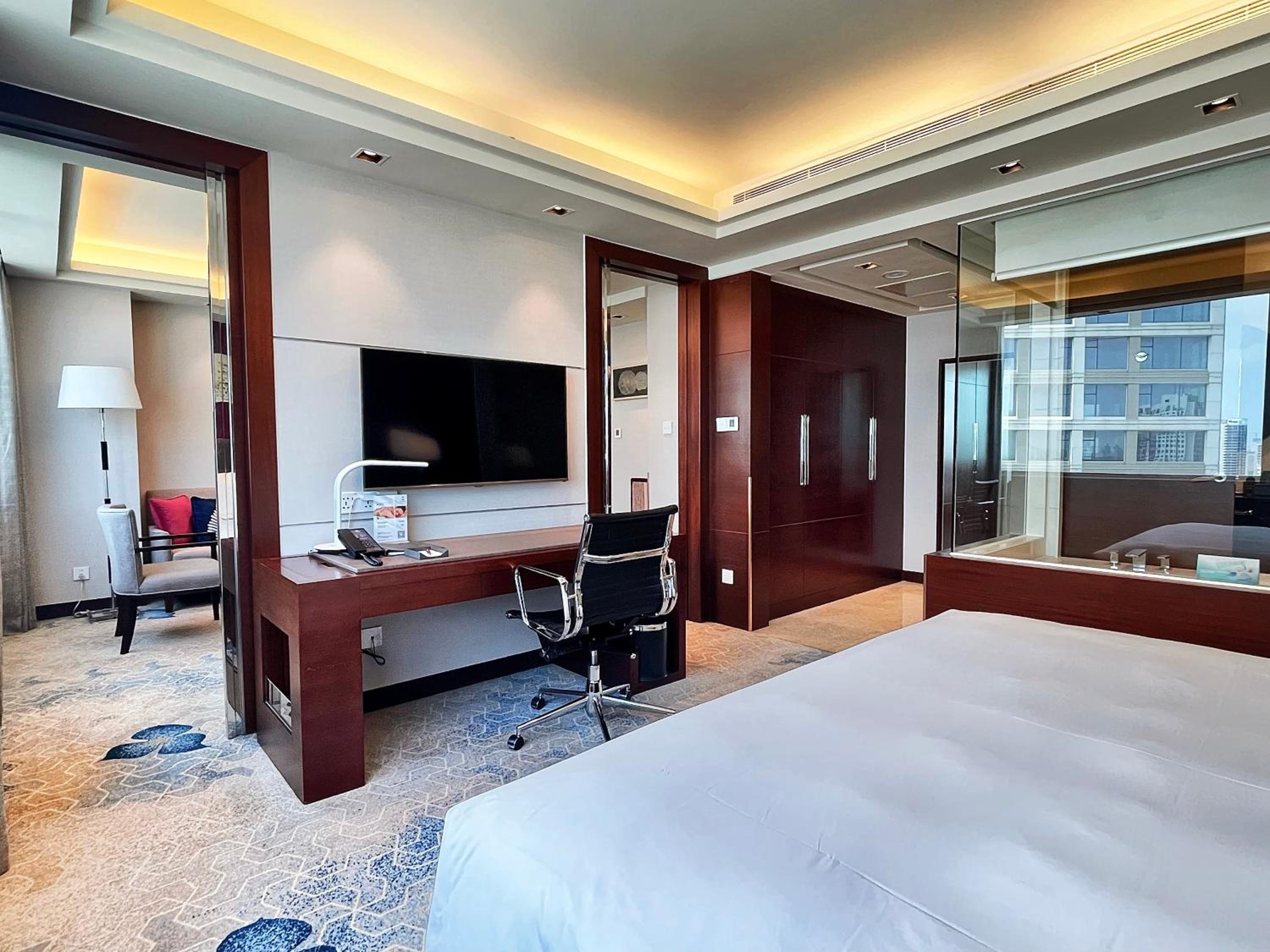 جناح تنفيذي بإطلالة على المدينة